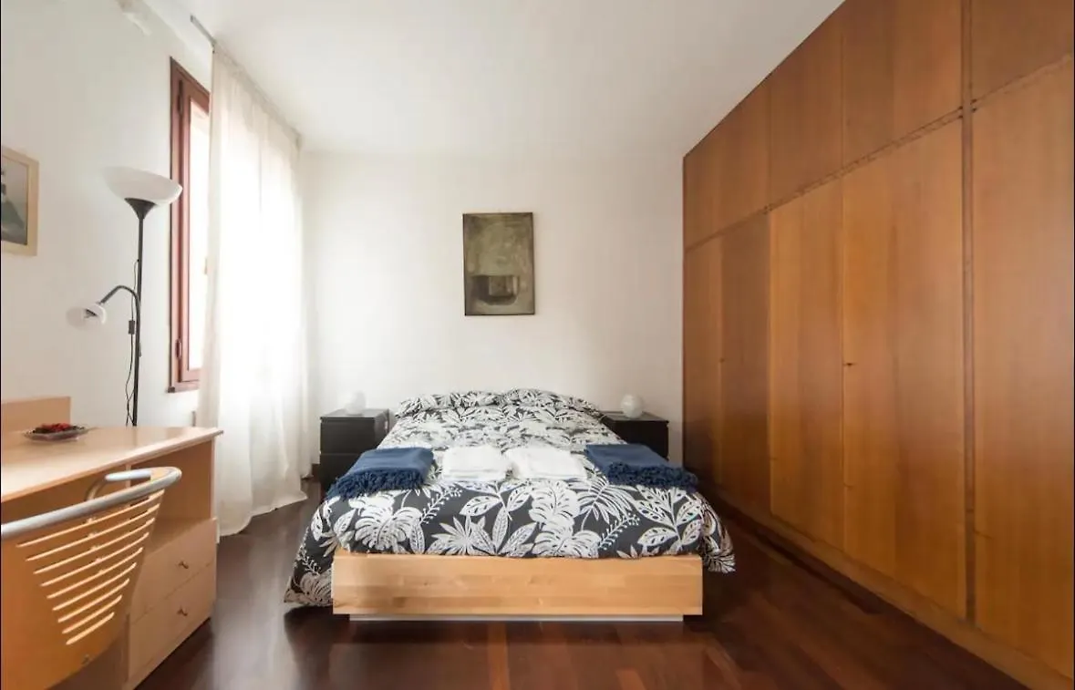 Appartamenti A Santa Croce Venice Apartment